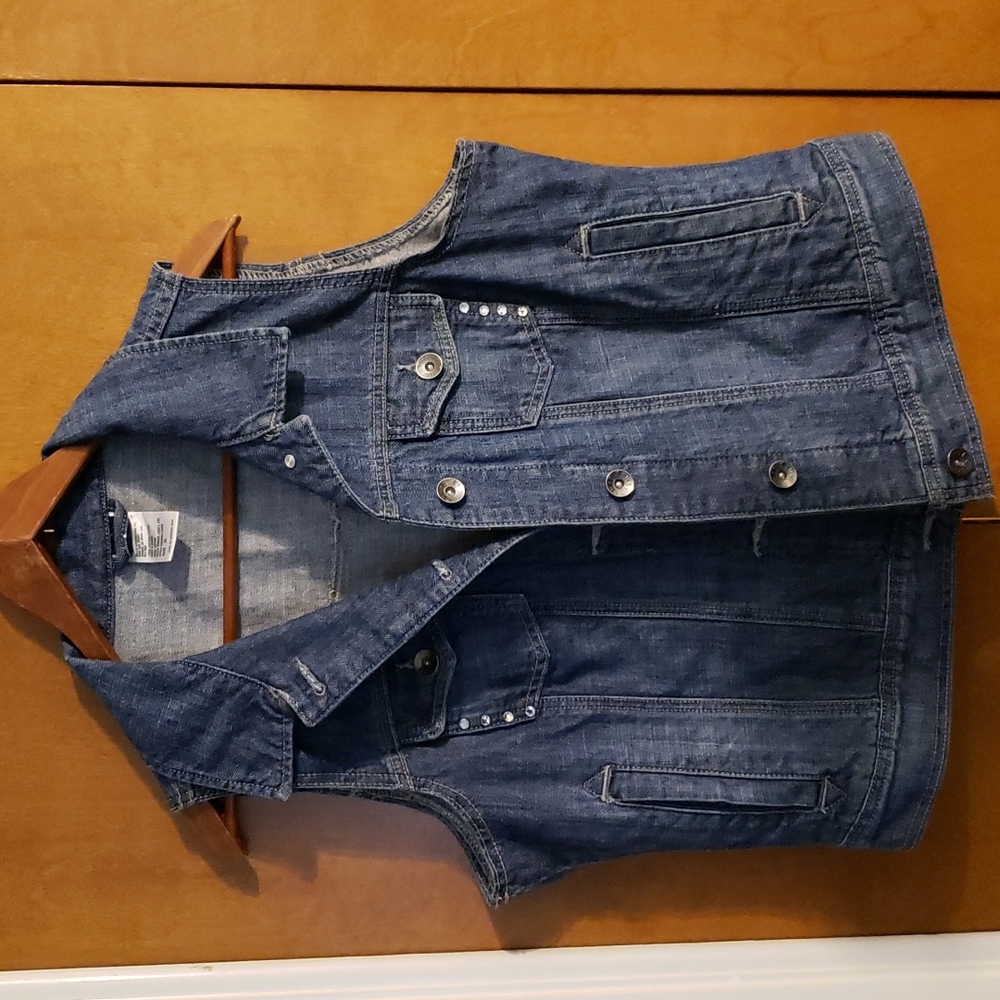 Cruel jean vest,  5 button down with side pockets
